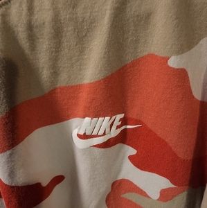 Nike Men's Shirt Red camouflage